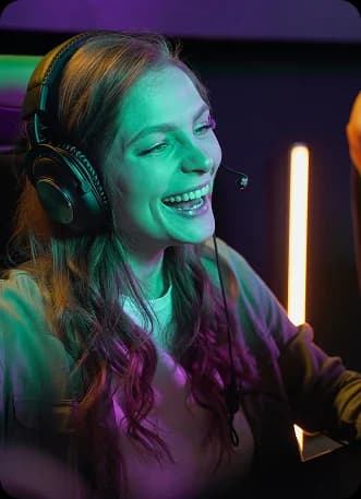 Garota com um computador